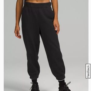 Lululemon relaxed high-rise cropped jogger